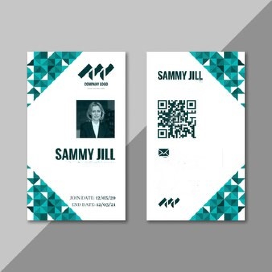 The Pros & Cons of Paper vs. Digital Business Cards