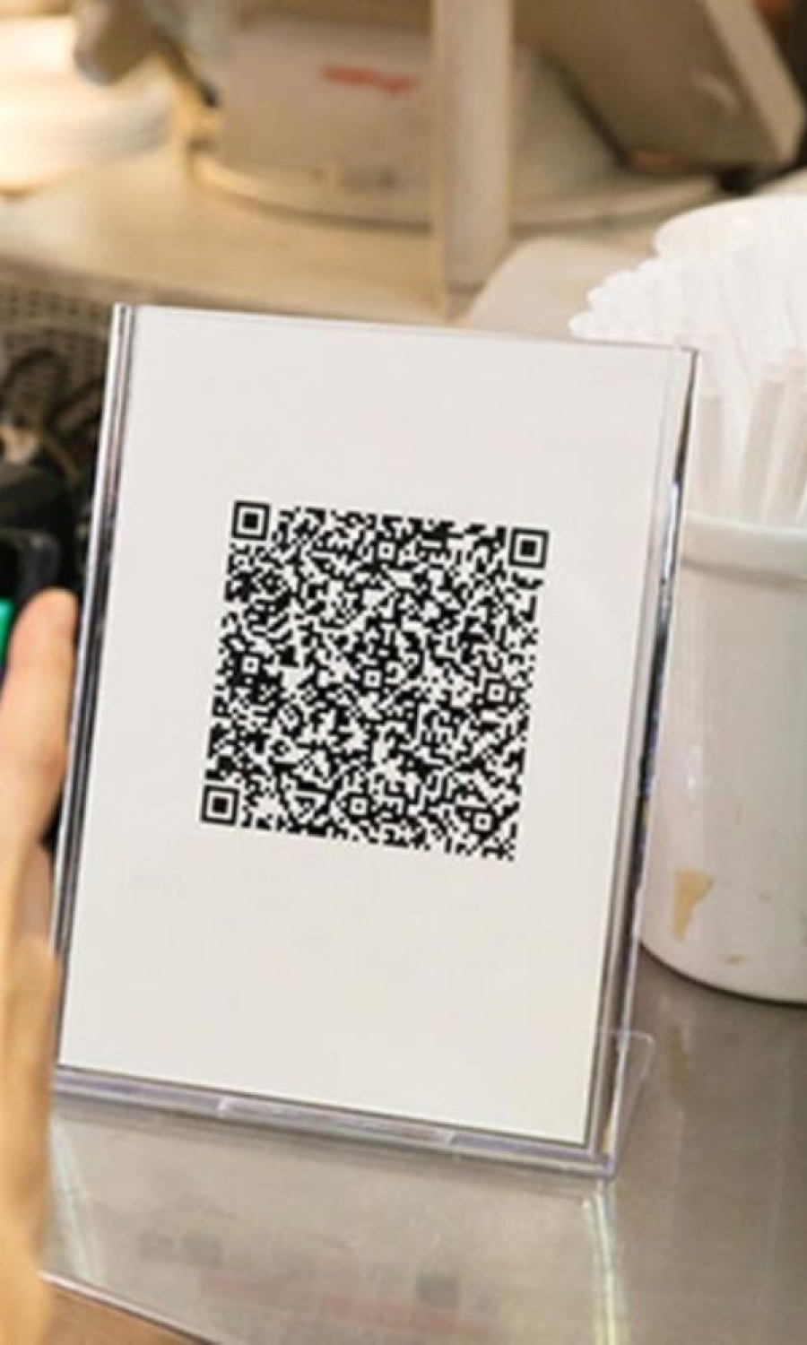 Advantages of QR Codes in Retail and Electronics